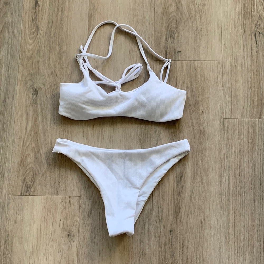 White bikini set (NEW)